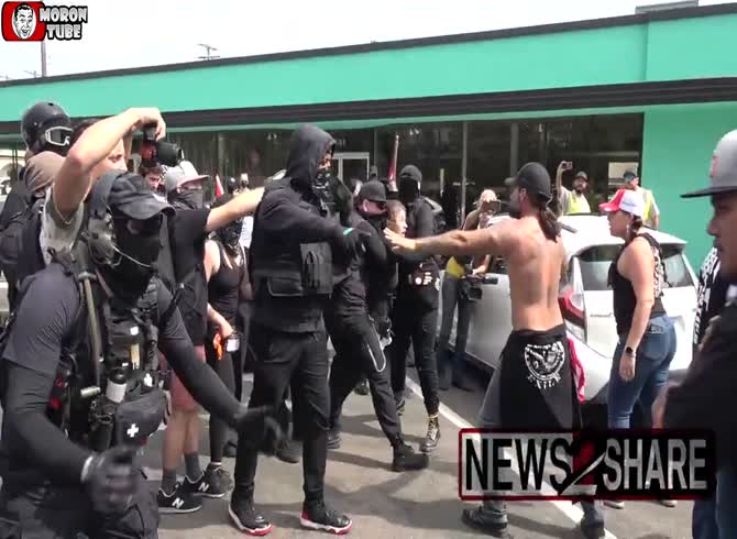 Video :Antifa tries to terrorize protesters for Israel and gets their ass kicked